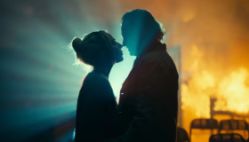 Un juicio, un romance y dos amantes. Arthur Fleck y Harley Quinn ponen la ciudad de cabeza en las nuevas imágenes del film que llega a cines el 3 de octubre