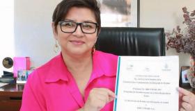 SESAL firma contrato de construcción de hospital de Roatán