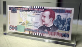 Nominan billete de L500 a premio internacional