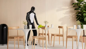 Conoce a Neo: el robot humanoide que cuida niños, lava ropa, plancha y realiza muchas más tareas del hogar 