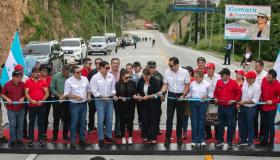 Gobierno inaugura carretera de concreto hidráulico en la zona noroccidental