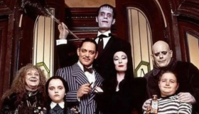 Los Locos Addams se reúnen a 33 años del estreno del clásico de terror 