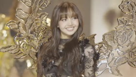 Lisa de BLACKPINK interpreta "Rockstar" y "Moonlit Floor" en el desfile de moda de Victoria's Secret 2024 