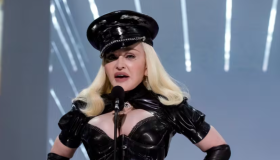 Madonna pide ayuda públicamente para plasmar su vida: "¿Debería ser una película o una serie?" 