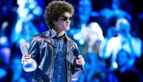 Bruno Mars hace historia y se convierte en el artista más escuchado en Spotify 