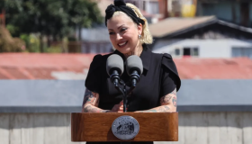 Mon Laferte es nombrada embajadora cultural en su natal Valparaíso 