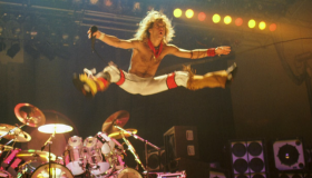‘Jump’, el mayor éxito de Van Halen, nació en el asiento trasero de un viejo Ford Mercury convertible 