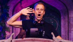 Armin van Buuren y Bon Jovi unen fuerzas para una nueva versión de ‘Keep the Faith’ 