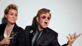 Elton John y Brandi Carlile hacen historia con su álbum "Who Believes In Angels?" 