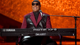 Stevie Wonder cumple 75 años: el visionario que transformó la música y luchó por un mundo más justo 