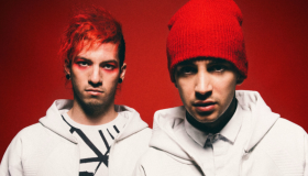Twenty One Pilots sorprende con el anuncio de su próximo álbum Breach 