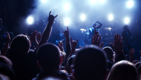 Este es el vocalista número uno del rock en español, según Billboard 