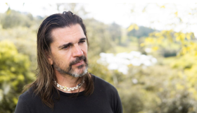 Juanes sorprende con el lanzamiento de su sencillo “Cuando Estamos Tú y Yo” 