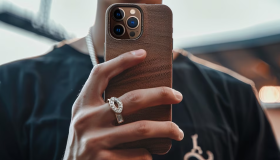 La generación Z convierte la lengua en control de su iPhone 
