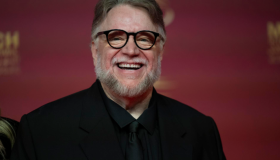 “No hay sustituto”: Del Toro defiende el cine en sala tras la compra de Warner por Netflix 