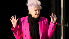 La historia de Cyndi Lauper, la artista que llevó rebeldía y color al pop 