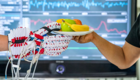 El innovador guante que permite volver a sujetar objetos 