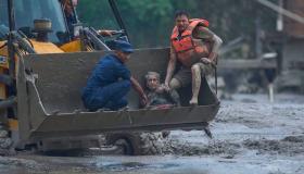 Riada devastadora deja decenas de muertos y desaparecidos en Nepal 