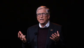Bill Gates plantea cobrar impuestos a la IA para frenar el impacto laboral