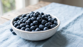 ¿Por qué comer arándanos y cómo incorporarlos a tu dieta? 
