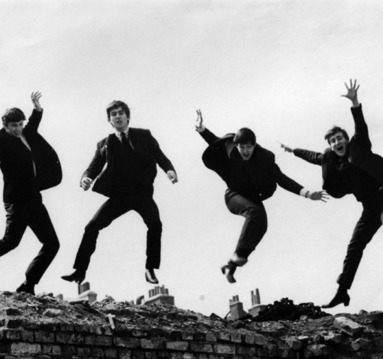 Unos 300 documentos legales sobre el final de The Beatles se venden por casi 11,000 euros 