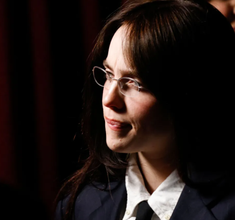 Arrojan un objeto en la cara a Billie Eilish durante un concierto en EEUU 