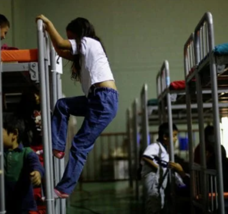 Unos 1.360 menores siguen sin ver a sus padres tras separación forzosa en frontera de EEUU 