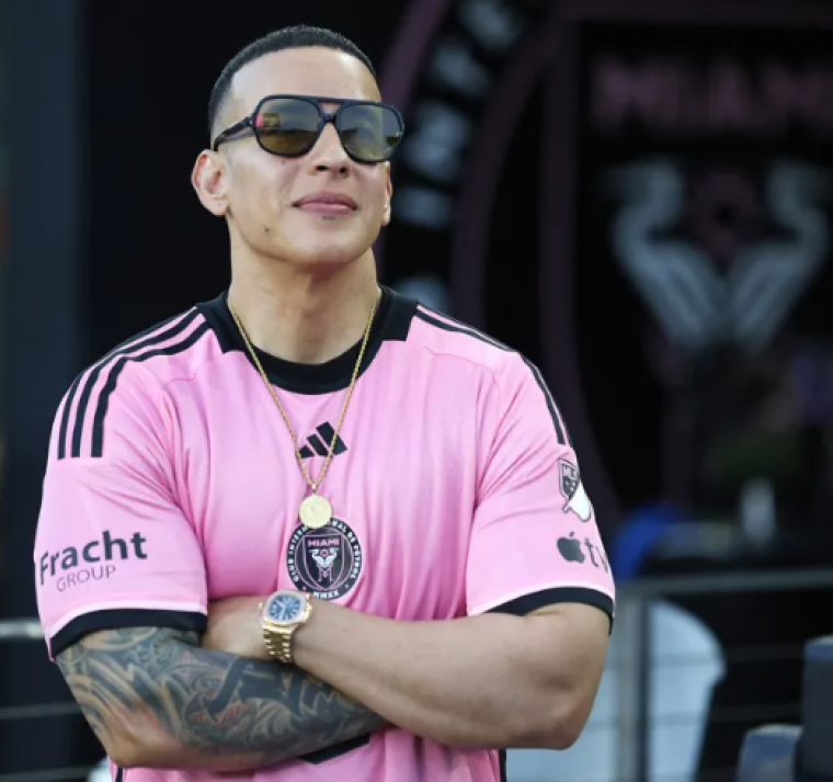 Daddy Yankee presenta orden judicial contra su esposa alegando retiro de dinero ‘sin autorización’ 
