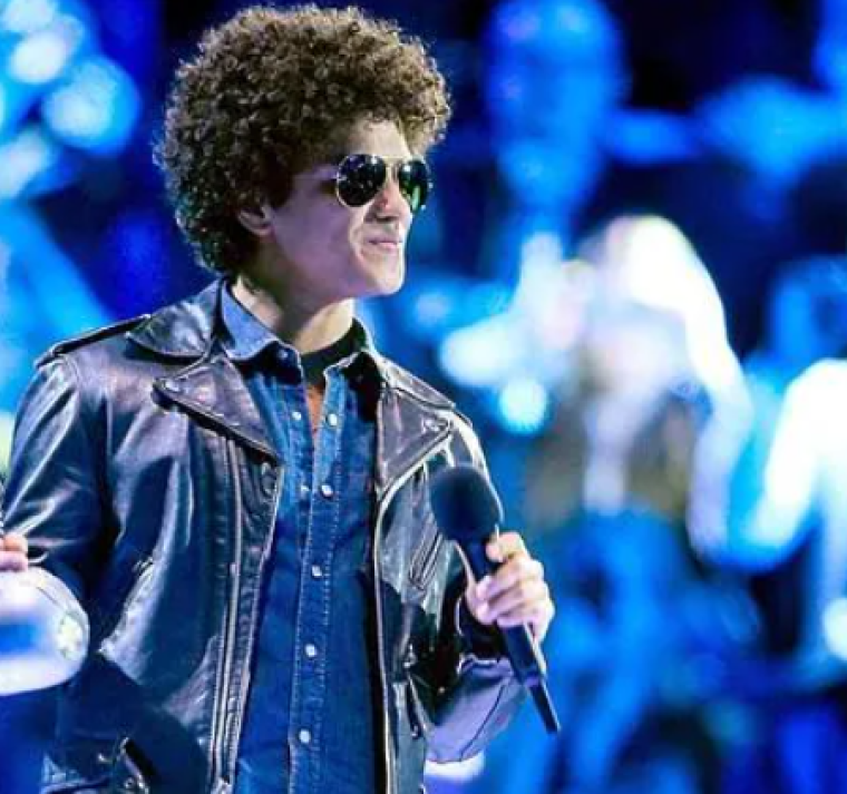 Bruno Mars hace historia y se convierte en el artista más escuchado en Spotify 