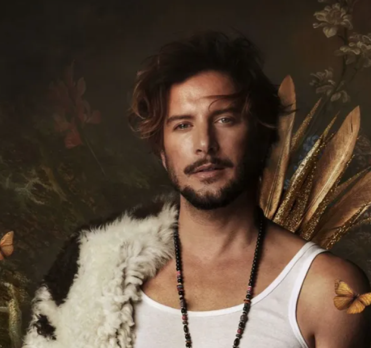 Manuel Carrasco lanza su nuevo single "Pueblo salvaje" 