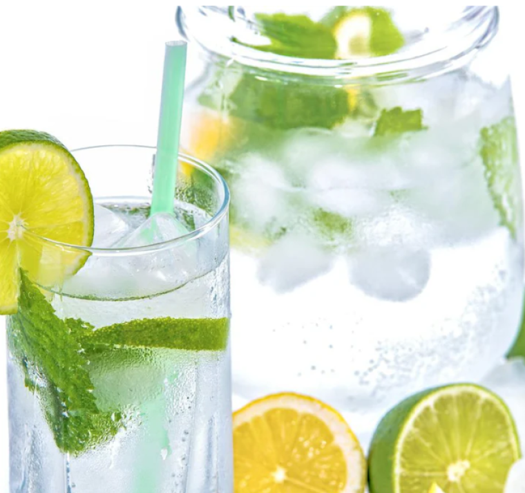 ¿Qué bebidas ayudan a mantenerse hidratado? 