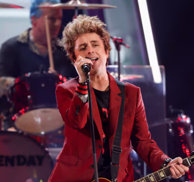 Green Day arremete contra Trump y J. D. Vance a través de su canción ‘Jesus of Suburbia’ 