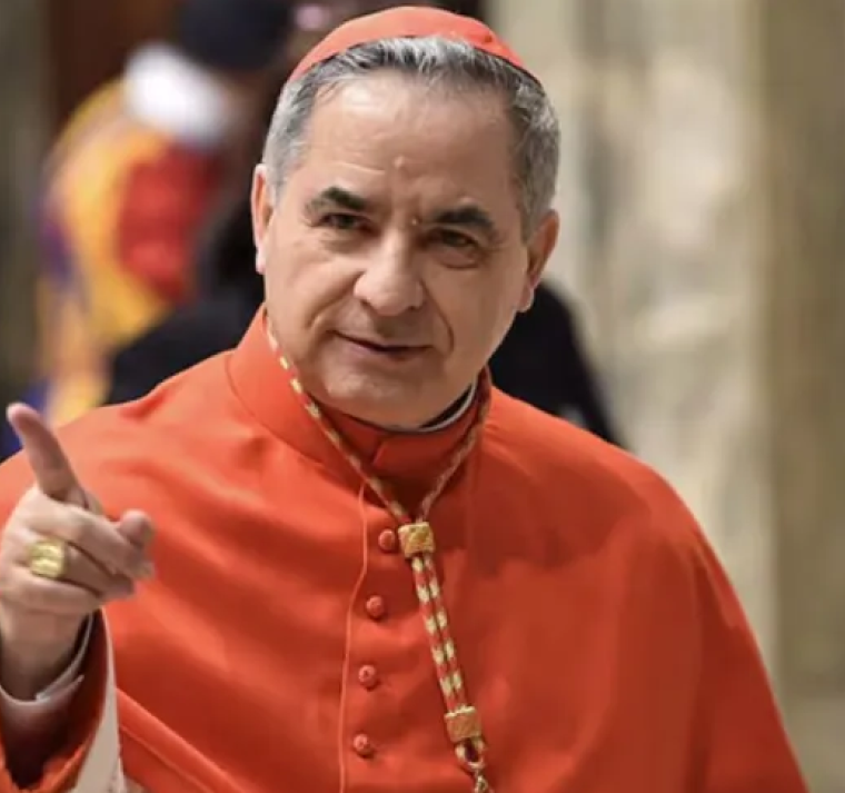 El Cardenal Becciu quiere votar en el cónclave 