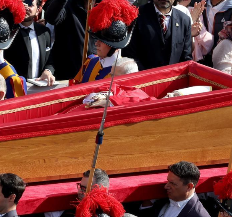 El protocolo para el funeral de Francisco, un delicado trabajo diplomático 