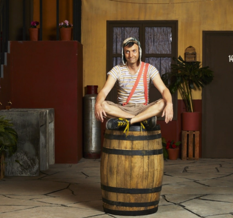 HBO lanza tráiler oficial de la serie biográfica de Chespirito 