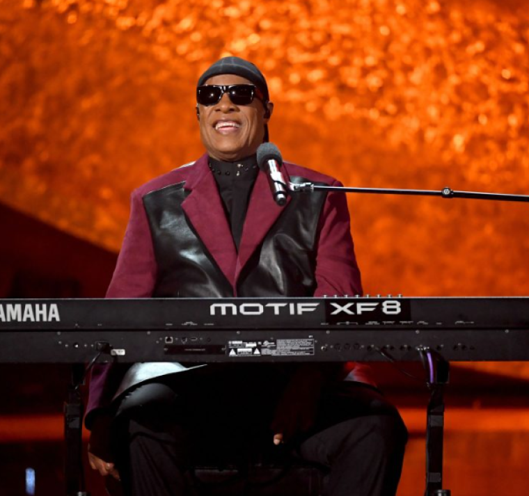 Stevie Wonder cumple 75 años: el visionario que transformó la música y luchó por un mundo más justo 