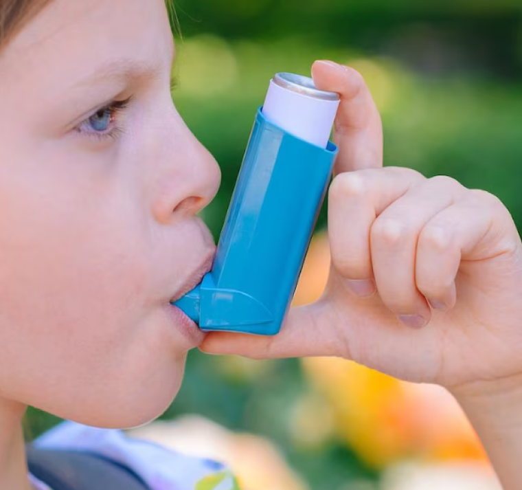 Vivir en ciudades con alta contaminación aumenta el riesgo de asma en niños y adultos 