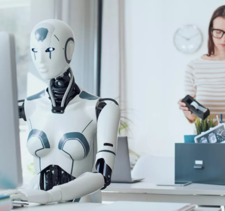 Estudio revela que la IA amenaza tres veces más el empleo femenino que el masculino 