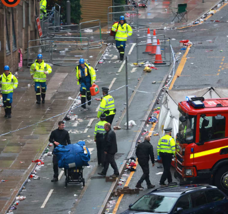 Tragedia en Liverpool: 27 heridos tras atropello masivo, dos en estado crítico