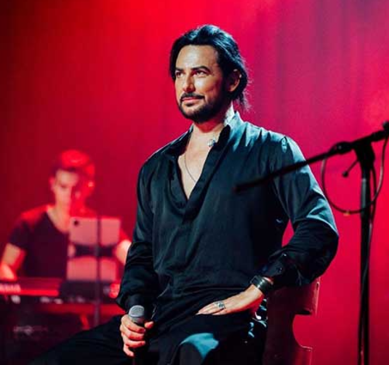 La voz de Beto Cuevas brilla en “Acústico”: su show íntimo ya está en YouTube 