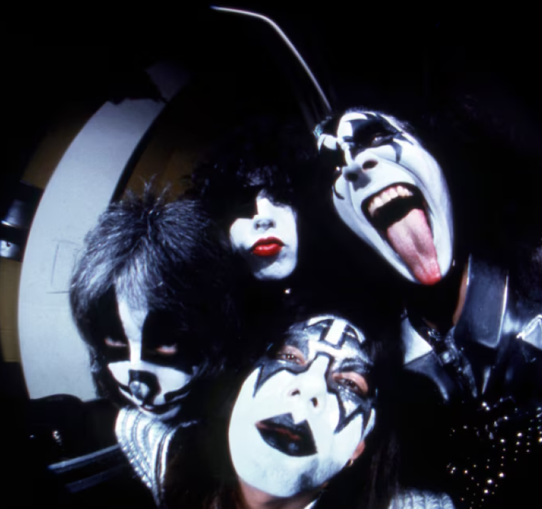 Cómo un problema con el maquillaje casi deja ciego a un integrante de Kiss
