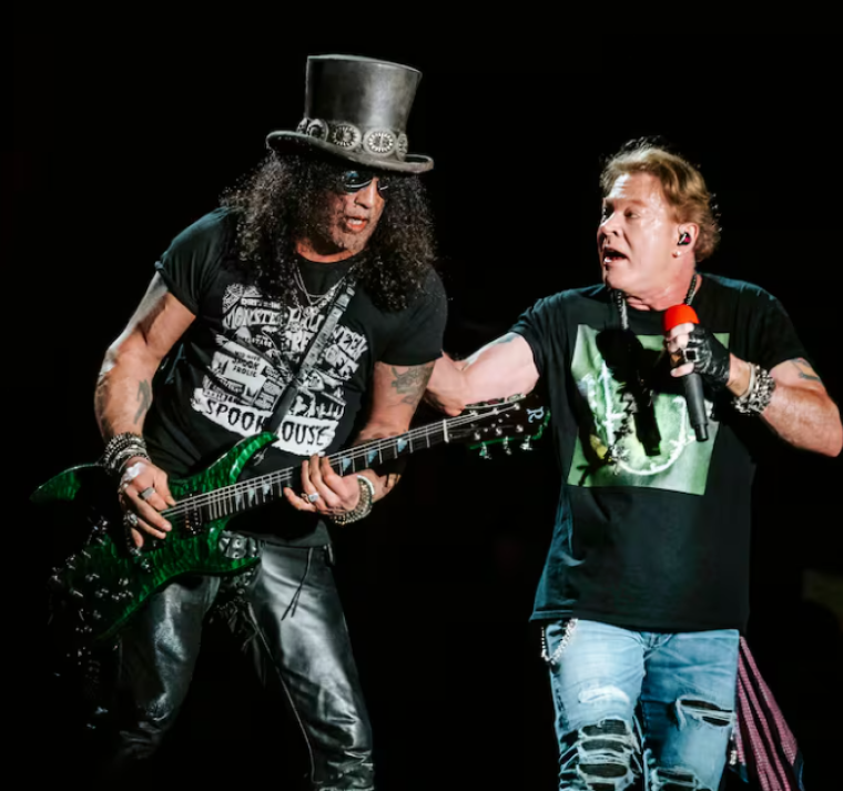 Slash cumple 60 años tras una vida de solos intensos, excesos y gloria rockera 