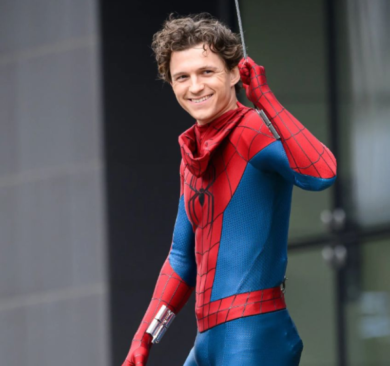 Tom Holland habla abiertamente sobre vivir con TDAH y dislexia