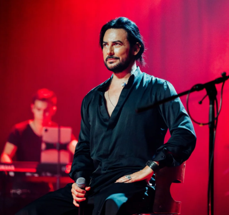 Beto Cuevas: 58 años de historia, música y legado en el pop-rock latino 