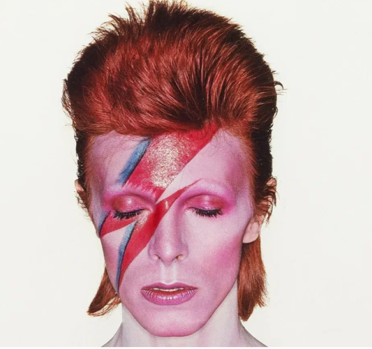 La icónica imagen de David Bowie para Aladdin Sane será subastada
