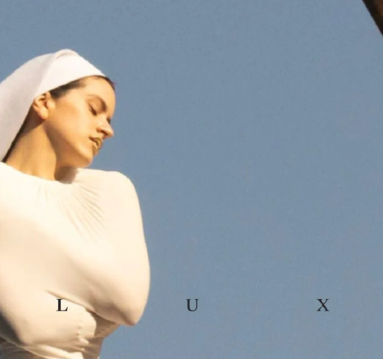 Rosalía brilla con ‘Lux’, un álbum multilingüe que explora luz, amor y espiritualidad 