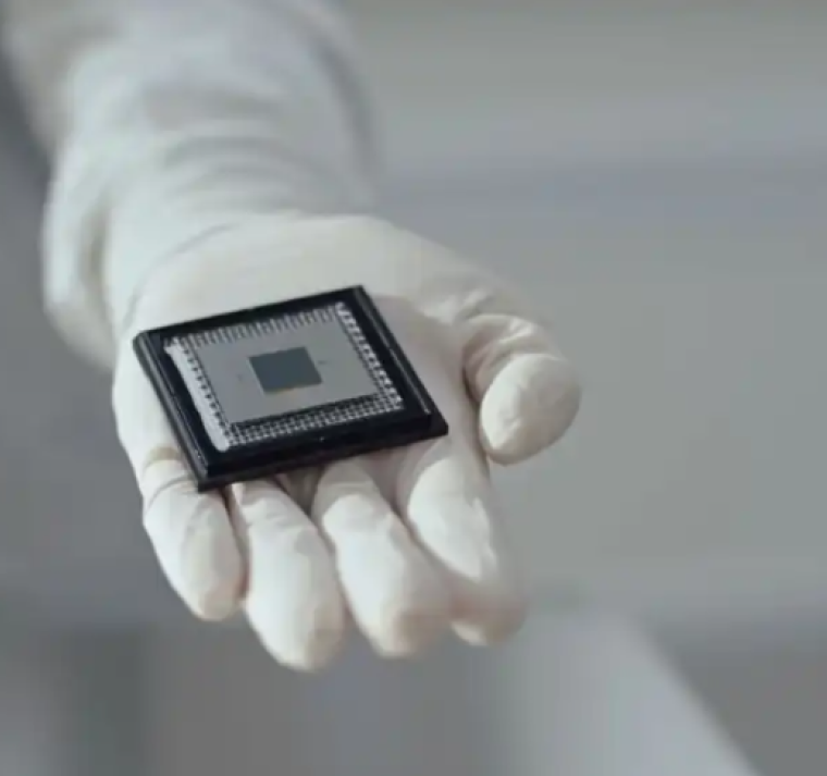 Google lanza Ironwood, su chip de IA más potente para desafiar a Nvidia 