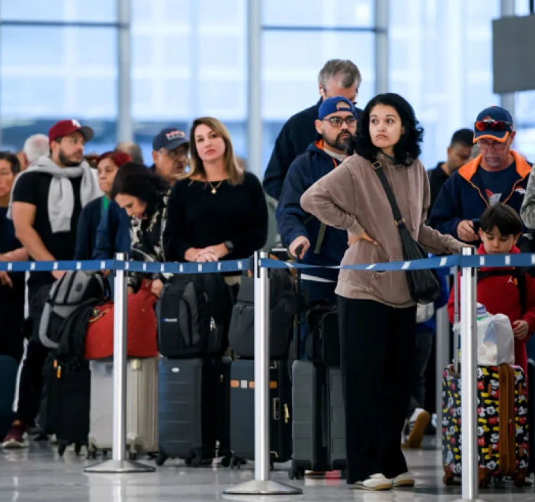 Crisis aérea en EE. UU.: aerolíneas reducirán vuelos por el shutdown más largo de la historia 