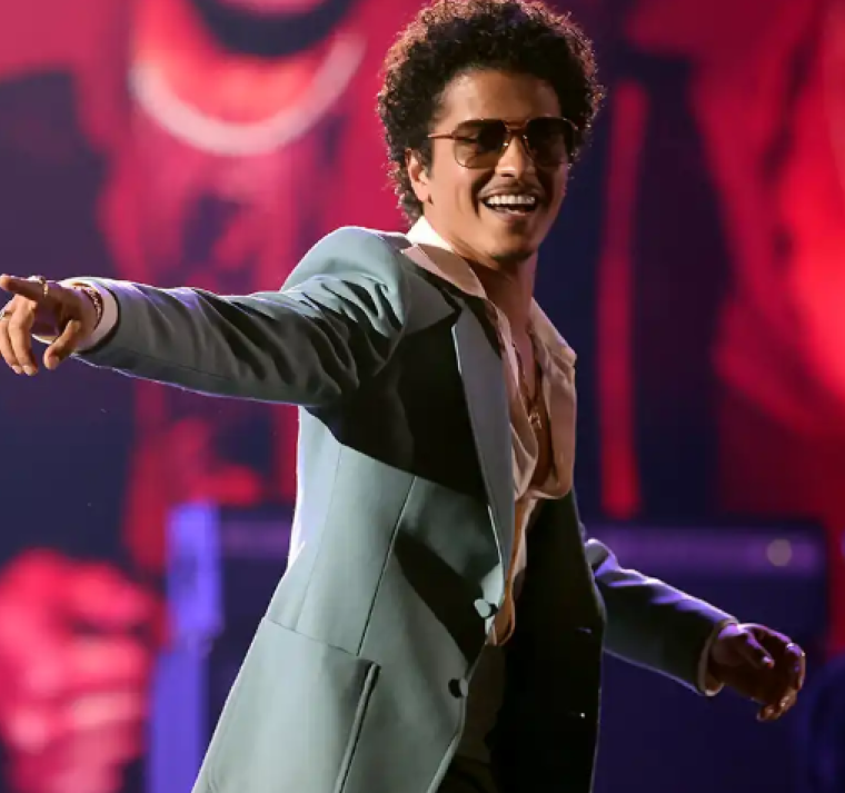 Bruno Mars asegura que “APT” es un fenómeno como Gangnam Style 