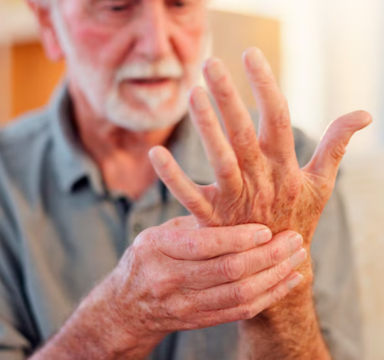 Los 9 hábitos cotidianos que pueden influir en el avance del párkinson 